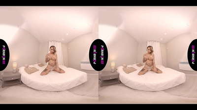 PORNBCN VR нас бие гүйцсэн Испанийн MILF масturbates болон хөхөх таны дик нь POV тамхи татах, Jerking түүний хөл үед